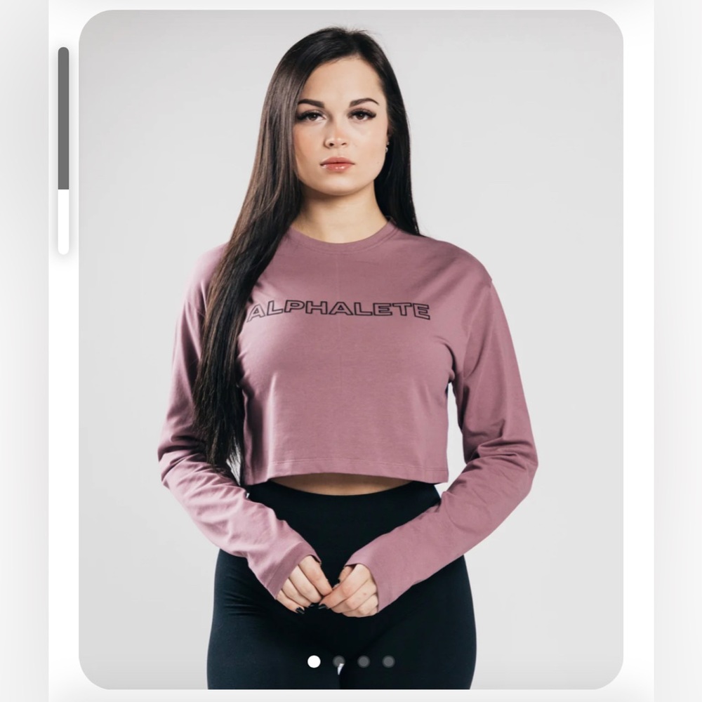 Alphalete Outlined Short Sleeve Crop